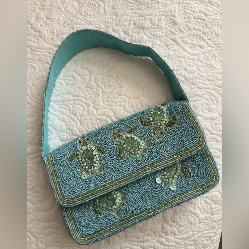 Viral Beaded Sea Turtle Bag